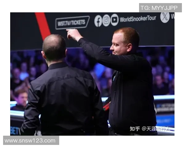 乔丹布朗与周跃龙激战正酣谁能在这场巅峰对决中笑到最后